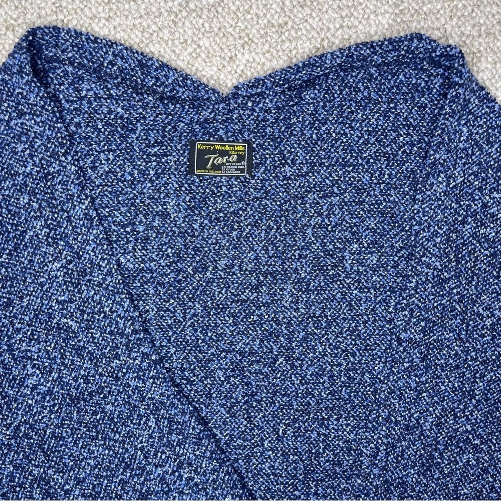 Kerry Woollen Mills merino wool wrap - Picture 4 of 6